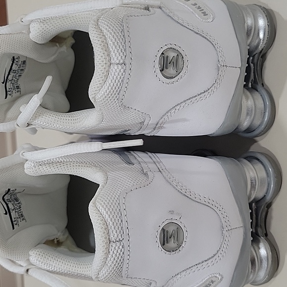 New Nike White and Gray Shox - Picture 3 of 6
